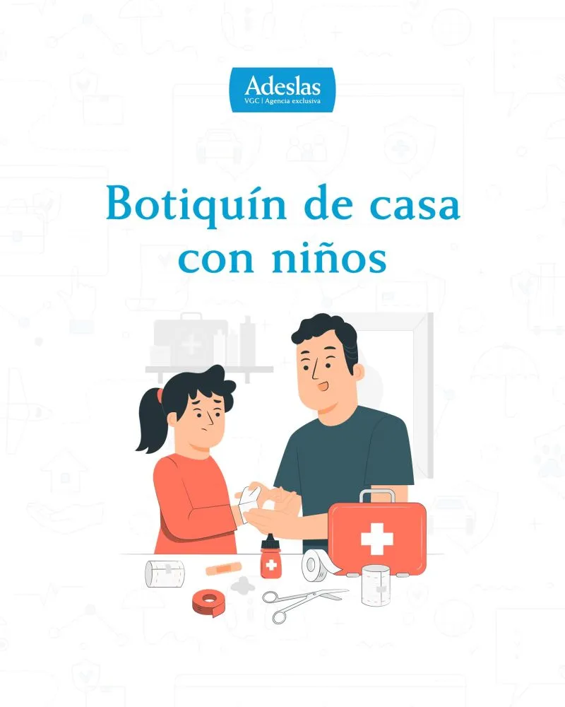 Botiquín infantil: ilustración de Adeslas de un padre curando la mano de su hija junto a un botiquín con vendas, tiritas y tijeras